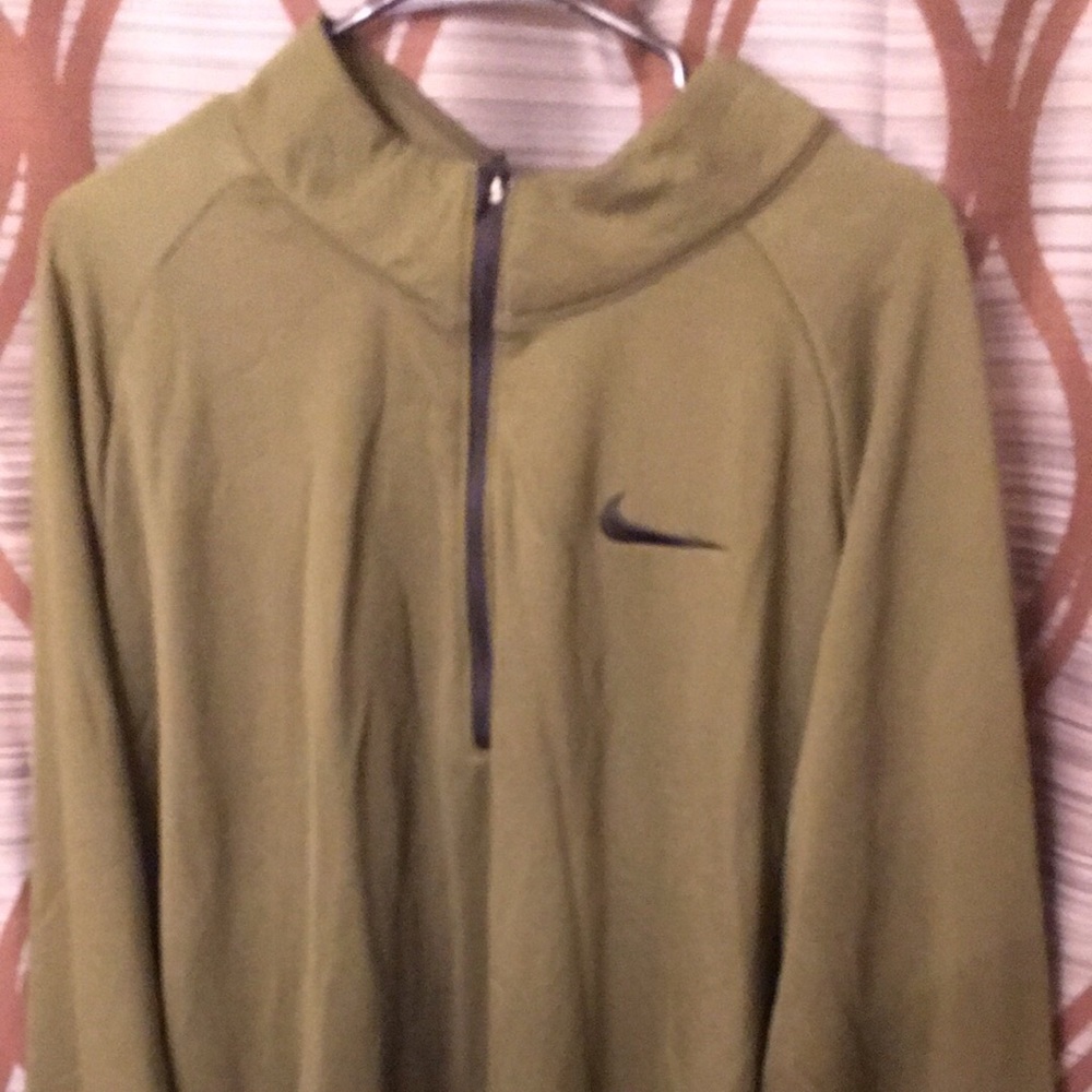 Men’s NIKE pull over